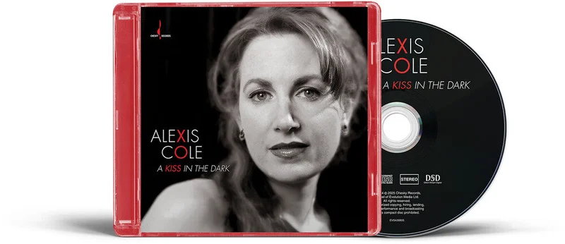 Alexis Cole - Kiss In The Dark (Hybr) [CD]